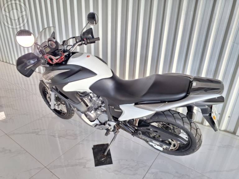 HONDA - XL 700V TRANSALP - 2014/2014 - BRANCA - R$ 34.900,00
