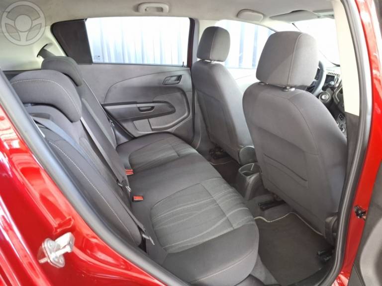CHEVROLET - SONIC 1.6 LT 16V FLEX 4P MANUAL - 2012/2013 - VERMELHA - R$ 38.500,00