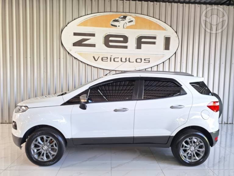 FORD - ECOSPORT 1.6 FREESTYLE 16V FLEX 4P MANUAL - 2013/2014 - BRANCA - R$ 53.900,00