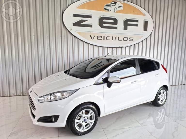 FORD - FIESTA 1.6 SE HATCH 16V FLEX 4P MANUAL - 2014/2015 - BRANCA - R$ 45.900,00
