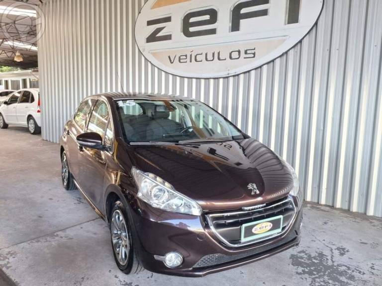 PEUGEOT - 208 1.6 GRIFFE 16V FLEX 4P AUTOMÁTICO - 2014/2015 - MARROM - R$ 48.500,00