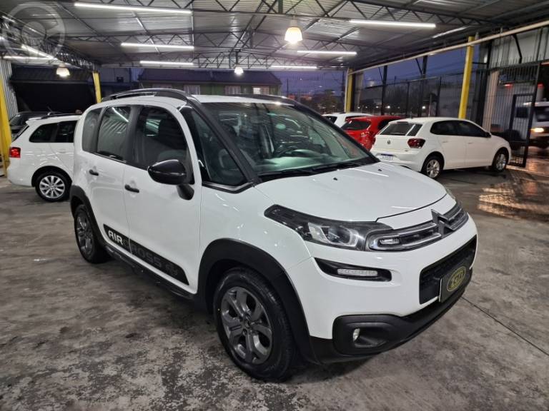 CITROËN - AIRCROSS 1.6 LIVE 16V FLEX 4P MANUAL - 2017/2018 - BRANCA - R$ 55.900,00