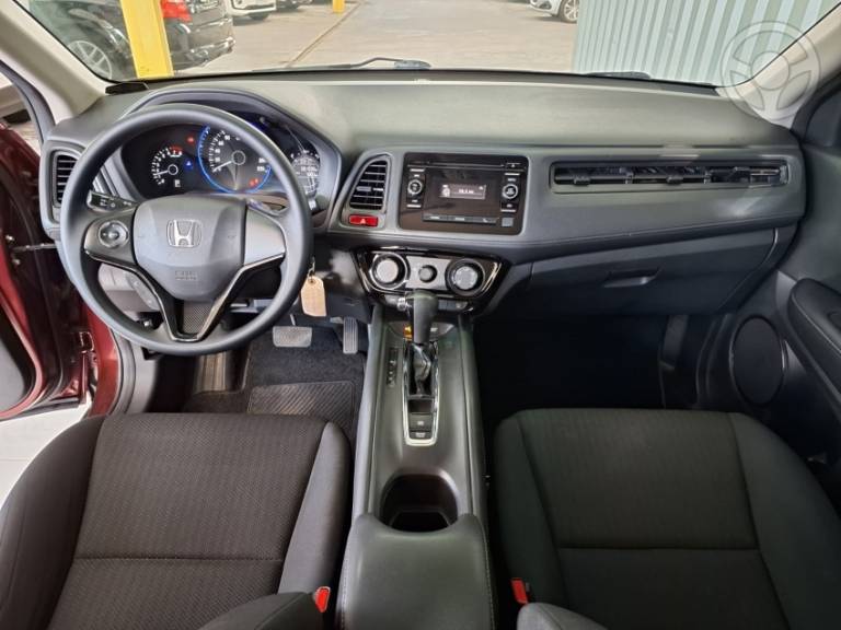 HONDA - HR-V 1.8 16V FLEX LX 4P AUTOMÁTICO - 2017/2017 - VERMELHA - R$ 89.900,00