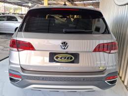 VOLKSWAGEN - TAOS 1.4 16V HIGHLINE TSI FLEX 4P AUTOMÁTICO - 2023/2023 - BEGE - R$ 164.900,00