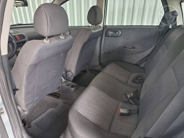 CHEVROLET - CORSA 1.0 MPFI MAXX 8V FLEX 4P MANUAL - 2008/2008 - PRATA - R$ 26.900,00